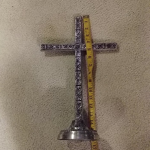 10" Detailed Cross - Picture 6 of 8